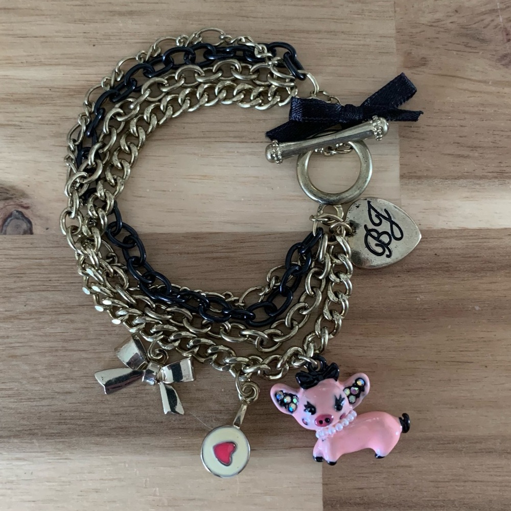 Betsey Johnson Goes to Paris piggy and cupcake Bracelet NWOT